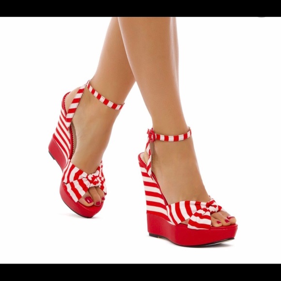 Shoe Dazzle Shoes - SHOEDAZZLE striped wedges